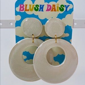 Blush Daisy Earrings 
New//Always Sold Out